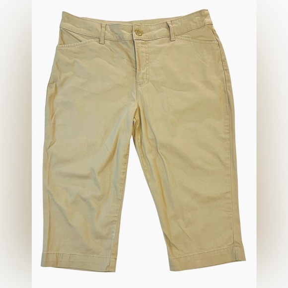 St. John's Bay Capri Pants, Pockets, Women's, Khaki Color, Size 10P - Picture 1 of 12